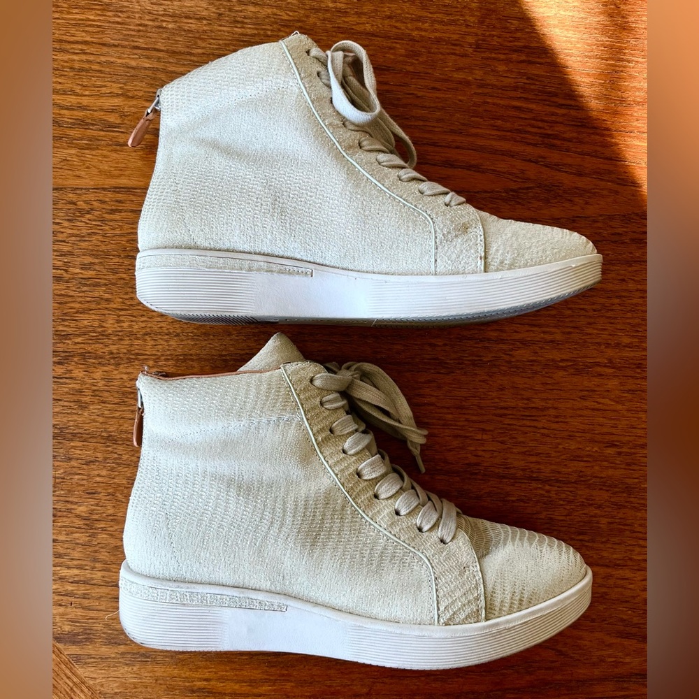 Kenneth Cole Gentle Souls Sparkle High-Top Sneakers – Size 7.5 women’s.